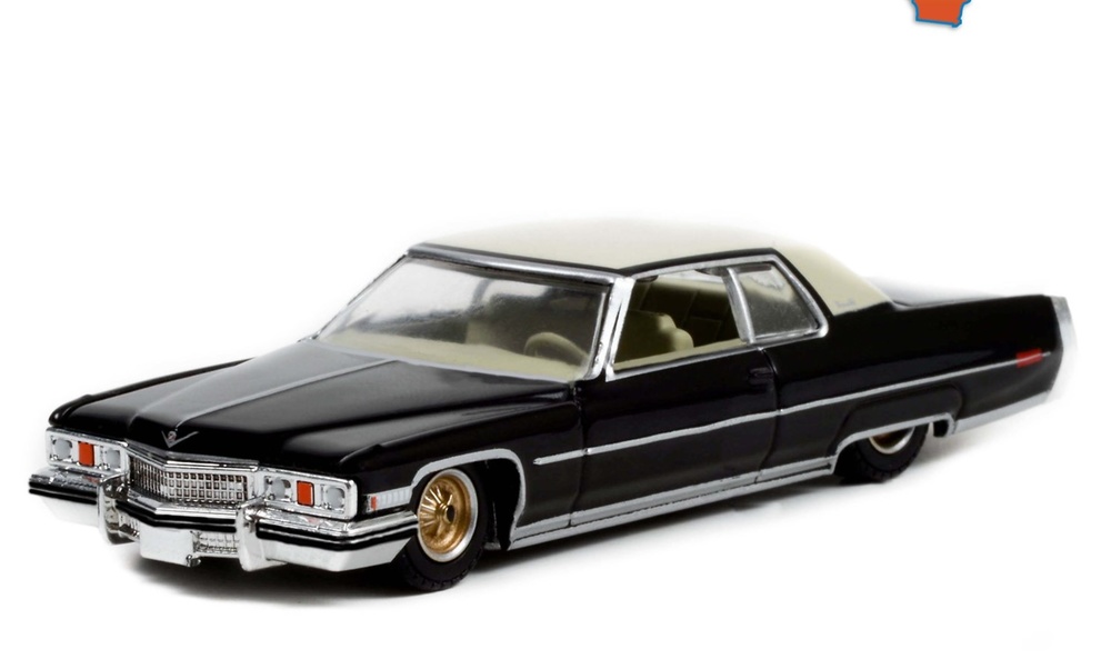 Cadillac Sedan deVille California Lowriders Series 1 Greenlight 1:64 