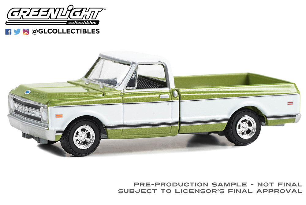 Chevrolet C-10 Custom - Green/White (Lot #798) 1972 greenlight 1/64 