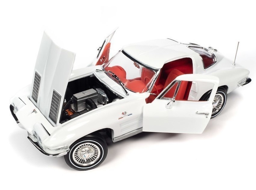 Chevrolet Corvette Coupe (MCACN) Auto World AMM1308 scale 1/18 