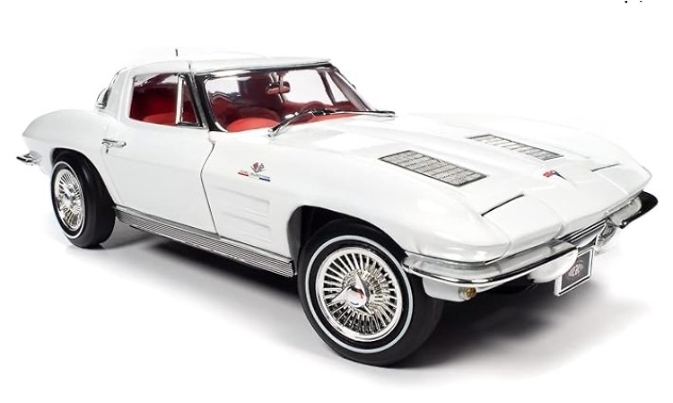 Chevrolet Corvette Coupe (MCACN) Auto World AMM1308 scale 1/18 