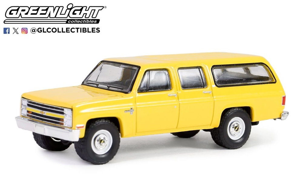 Chevrolet Suburban K20 Custom Deluxe (1987) greenlight escala 1:64 