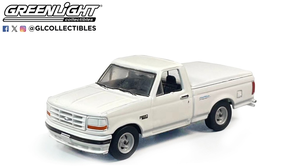 Ford F-150 SVT Lightning w Tonneau Bed Cover-White Greenlight 1/64 