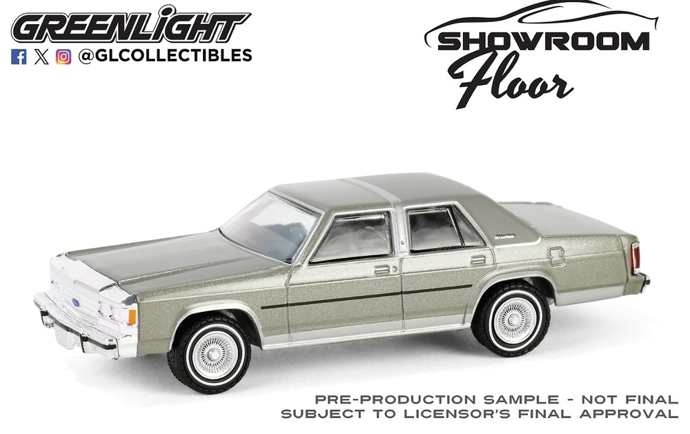 Ford LTD Crown Victoria - Light Titanium Metallic Showroom Floor Series 6 Greenlight 1/64 