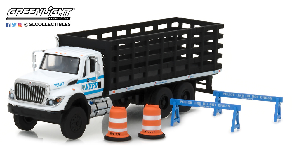 International WorkStar - Platform Stake Truck of New York City Police Department (NYPD) with Public Safety (2017) Greenlight 1:64 