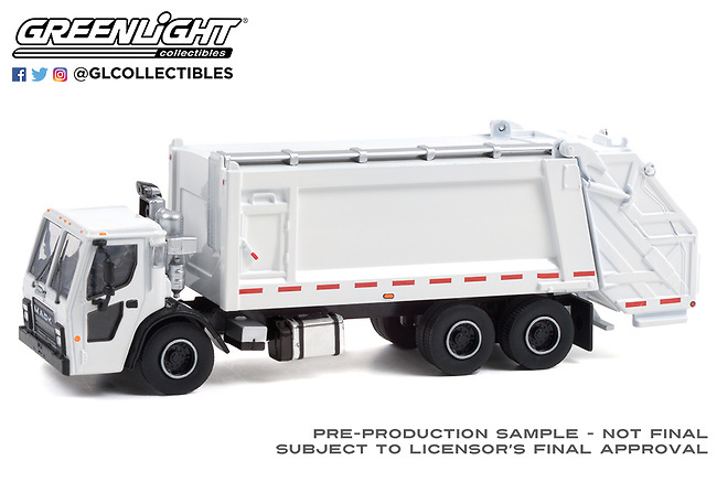 Mack LR Rear Loader Refuse Truck (2020) Greenlight 1/64 