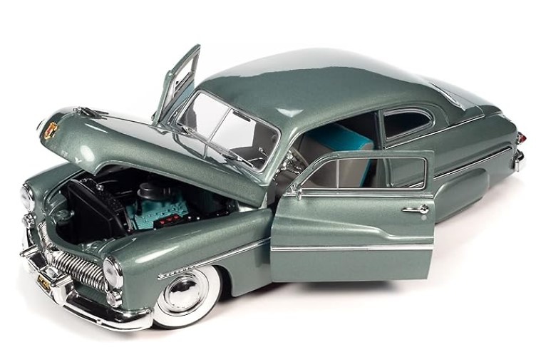 Mercury Eight Coupe Auto World AM318 scale 1/18 