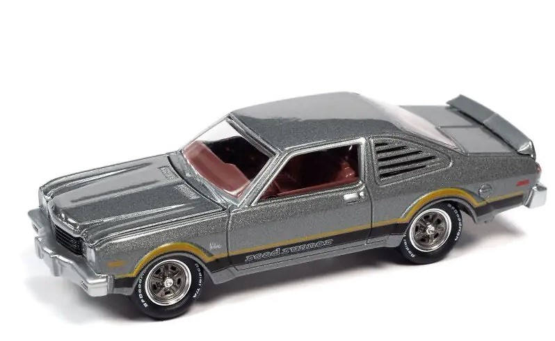 Plymouth Road Runner - Johnny Lightning JLSP197B scale 1/64 