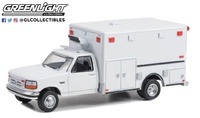 Ford F-350 Ambulance First Responders Greenlight 67061 scale 1:64