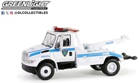 International Durastar 4400 Tow Truck (2019) Greenlight 1:64