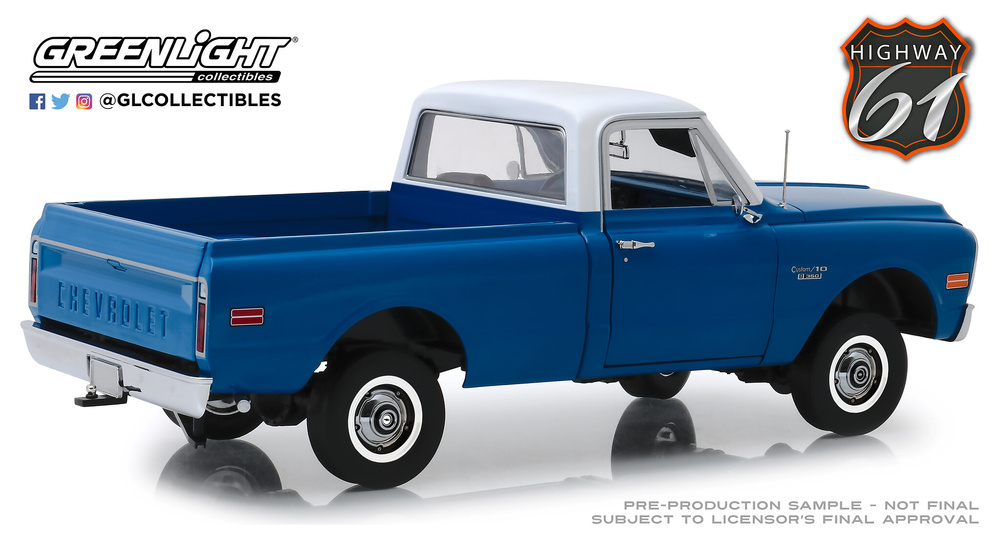 Chevrolet C-10 azul con techo blanco Highway 61 (1970) Greenlight HWY18011 1/18 