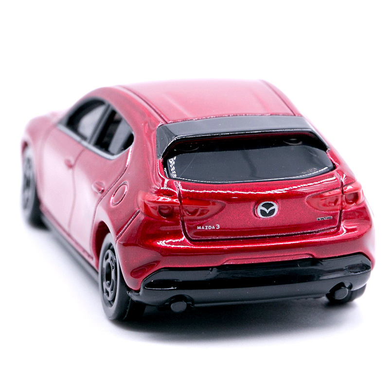 Mazda 3 TD Tomica BX046 escala 1/64 